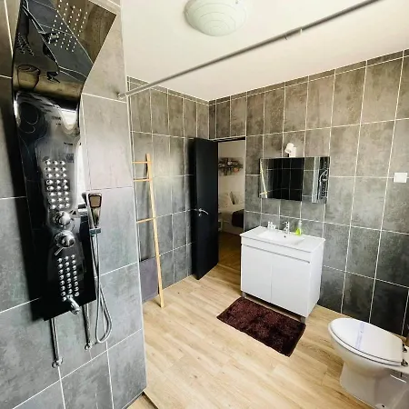 Soares Village Ii * Amoreira (Leiria)